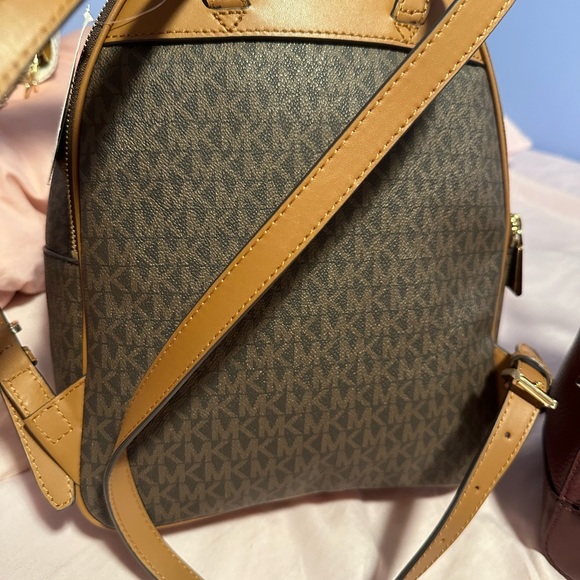 NEW Michael Kors Rhea Backpack - Zip top signature Brown Retail $358 - Picture 5 of 6